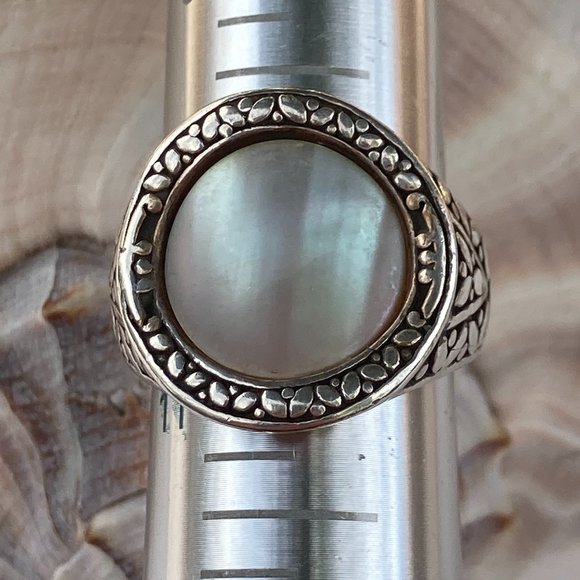 Gorgeous large CNA mother of pearl ring on filigreed sterling silver setting - Picture 8 of 8